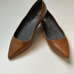Dr. Scholl’s Caramel Brown Points Flats - Comfortable Foam Sole Size 7.5